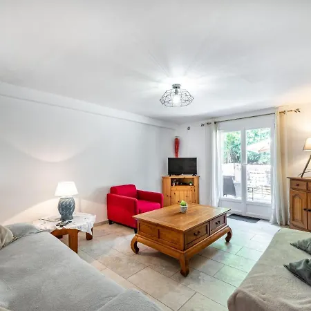 Les Chenes By Interhome Apartamento Gassin